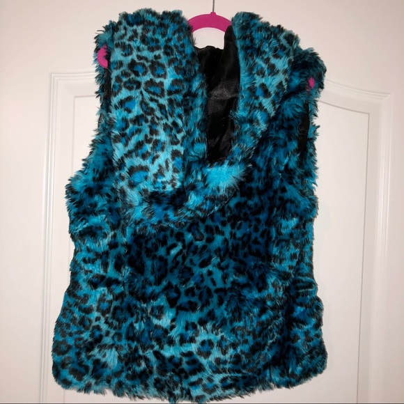 Girls Cheetah Print Faux Fur Hooded Vest - Picture 2 of 5
